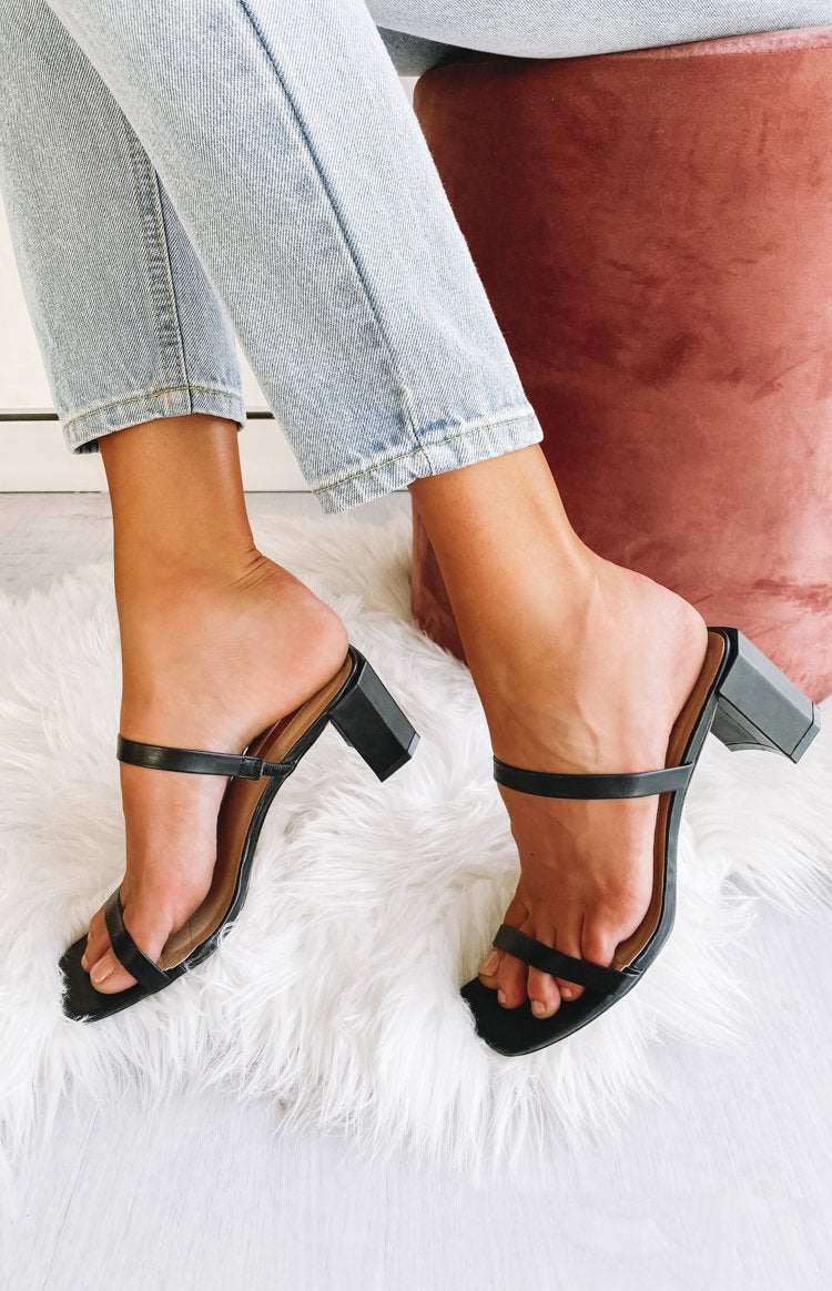 Billini Luna Heels Black Image