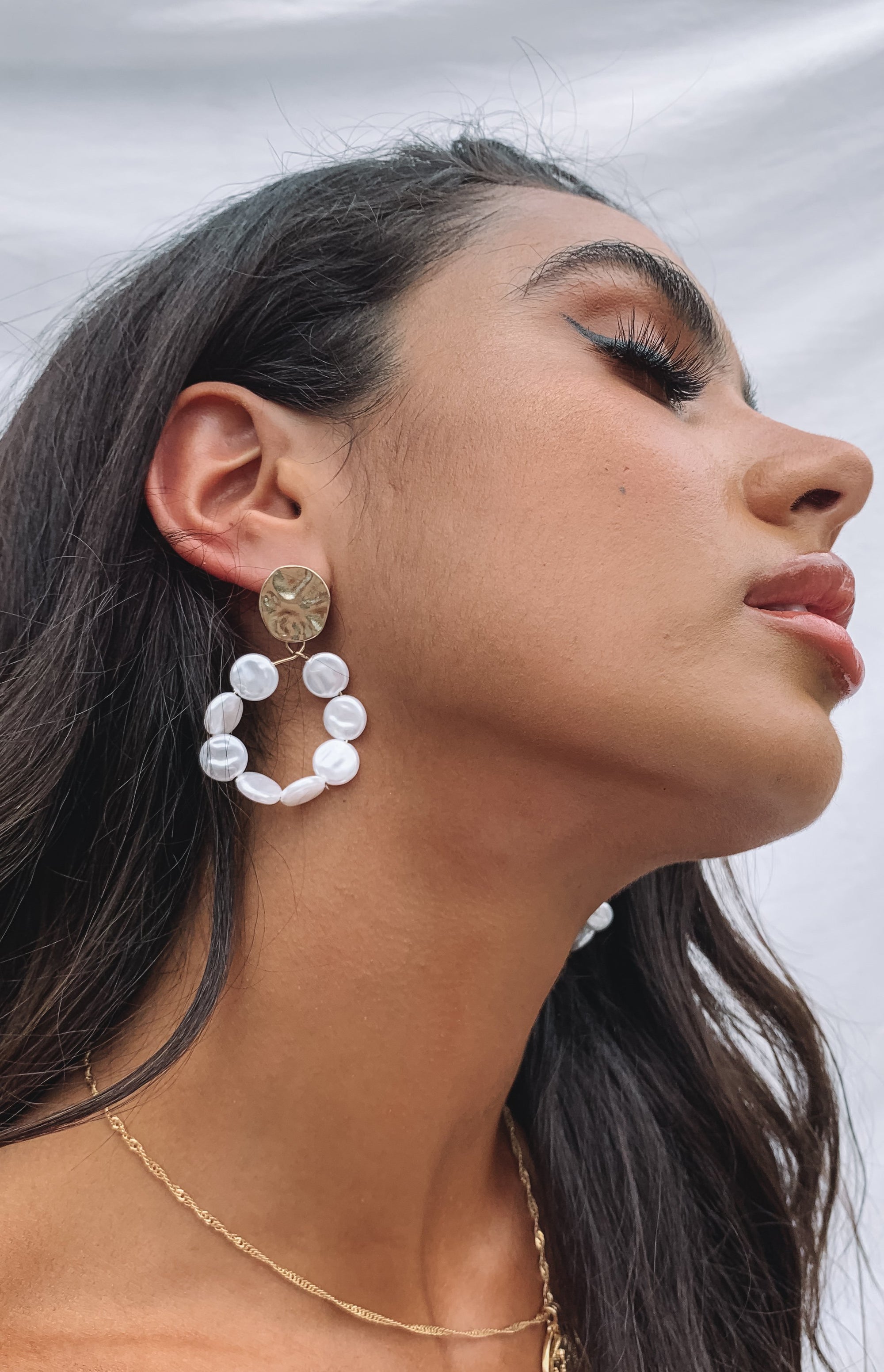 Eclat Elke Pearl Hoop Earrings Gold Image