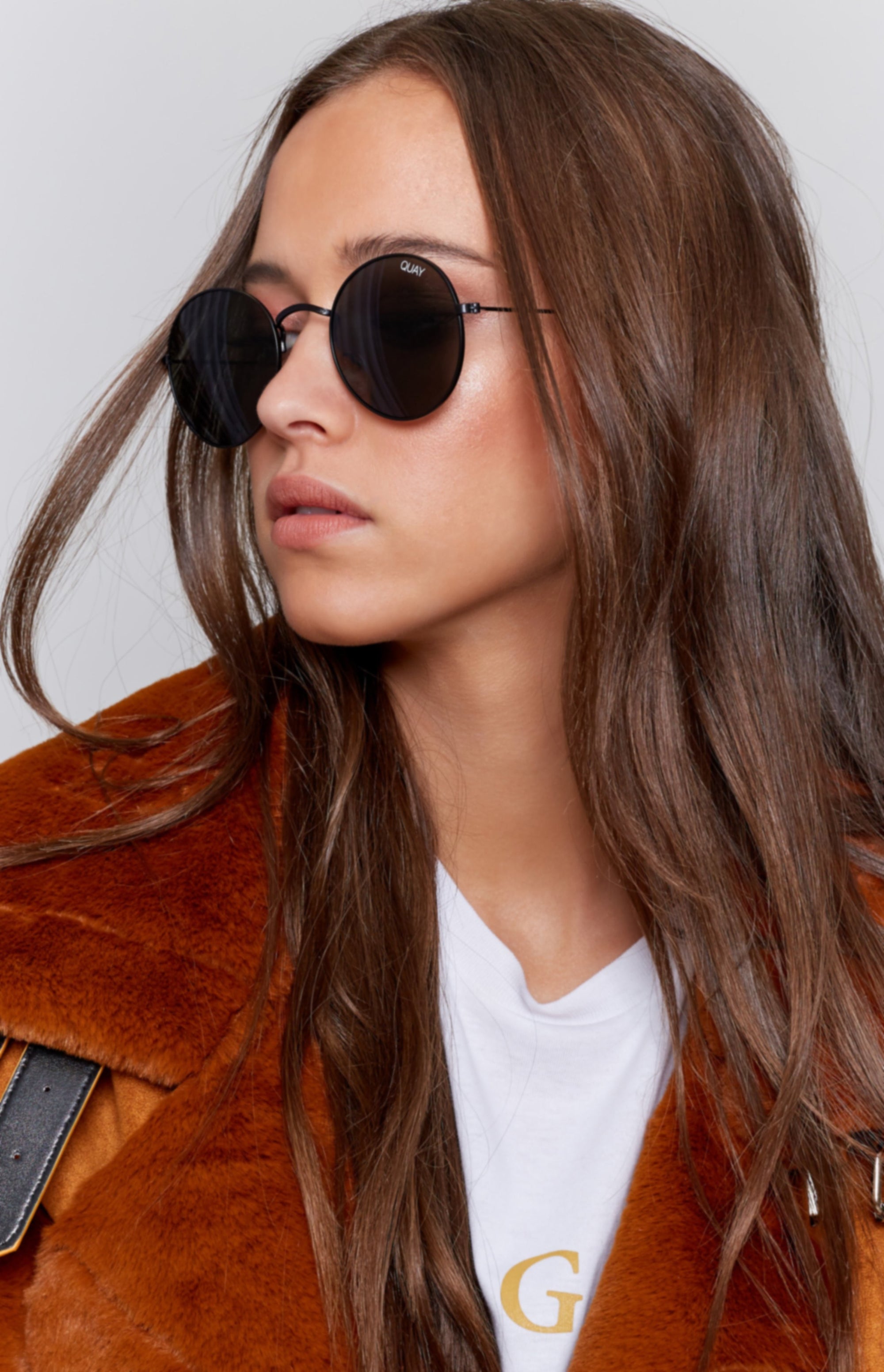 Quay Mod Star Sunglasses Black Green Image