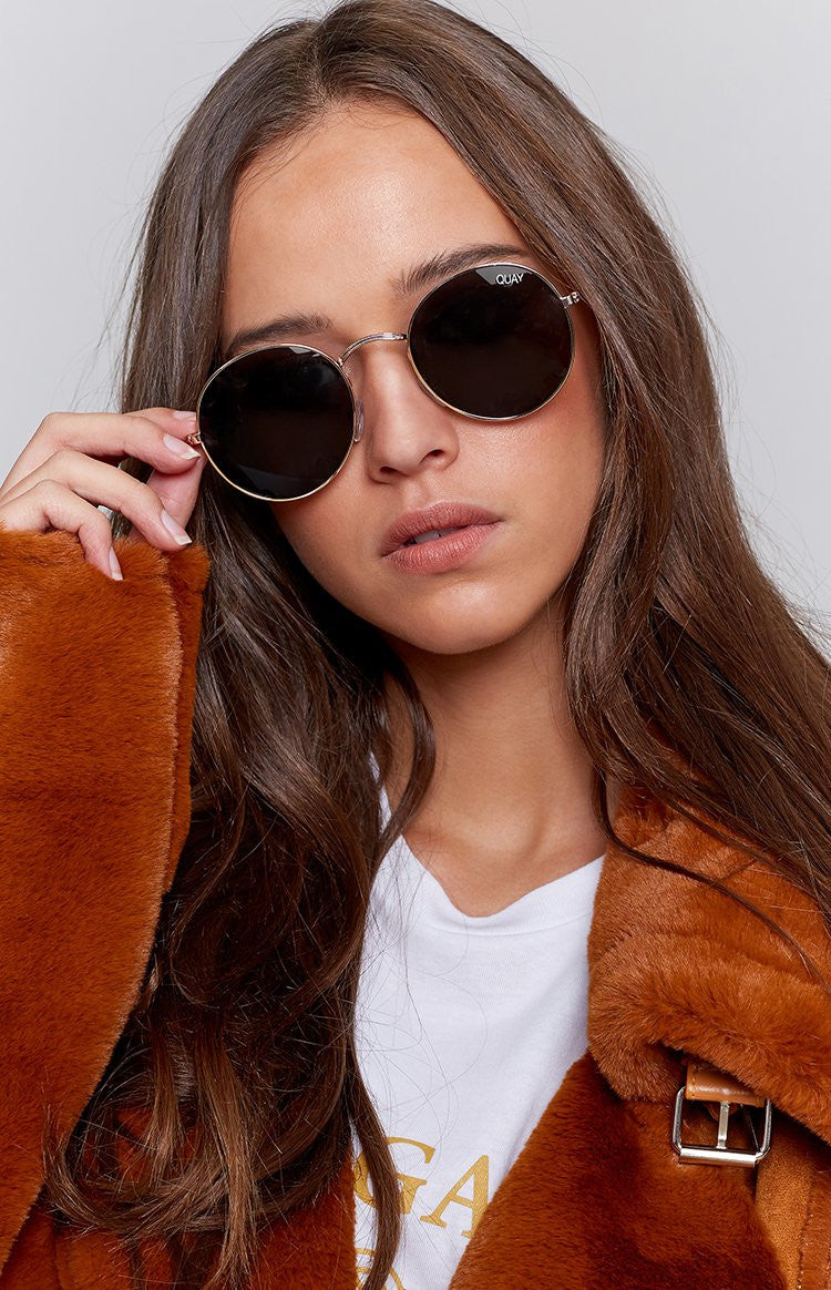 Quay Mod Star Sunglasses Gold Green Image