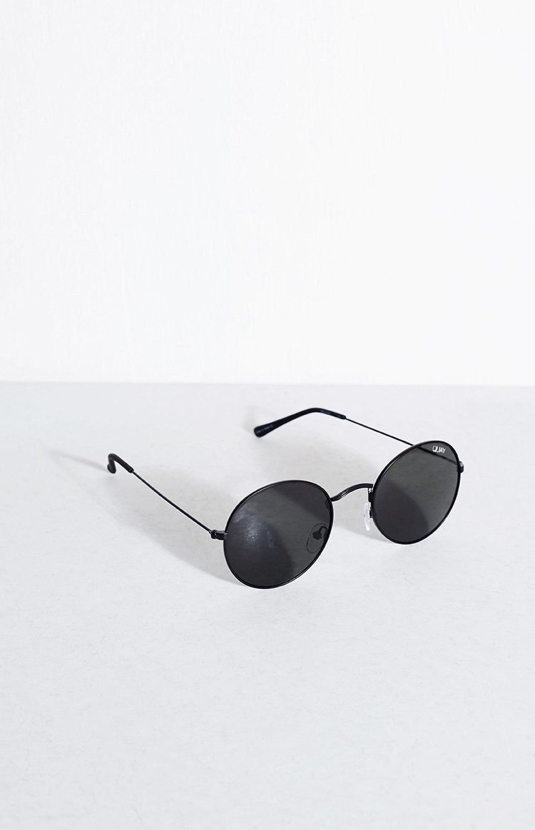 Quay Mod Star Sunglasses Black Green Image